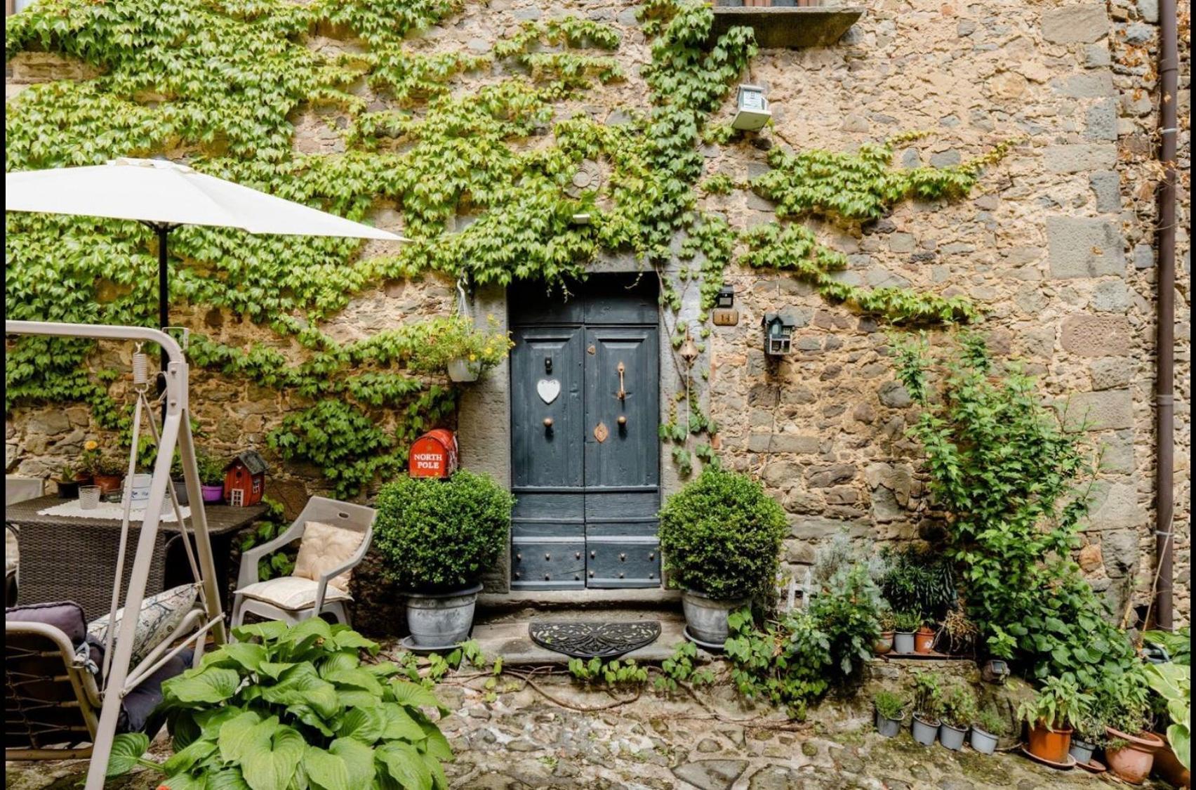 Il Priorato Bed & Breakfast Pescia Exterior photo