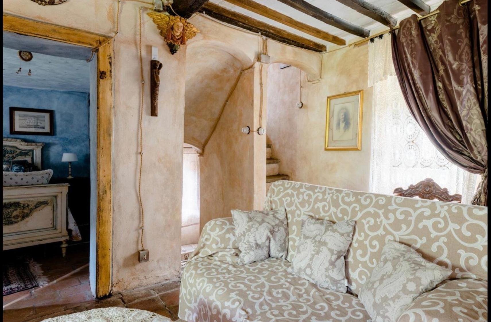Il Priorato Bed & Breakfast Pescia Exterior photo